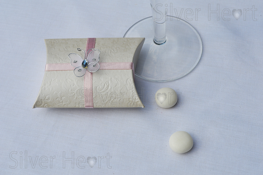 Ivory Applique Bustina wedding favour gift box, made from card with ivory tapestry embossed design, 8.5x7cm.