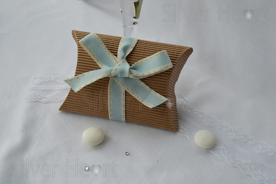 Ribbed Kraft bustina, wedding favour/ gift box, made from recycled ribbed Kraft vintage, shabby chic  look ribbed card 7x7x2.5cm