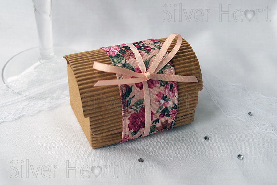 Ribbed Kraft cofanetto, wedding favour/ gift box, made from recycled ribbed Kraft vintage, shabby chic  look ribbed card 10x7x7.5cm.
